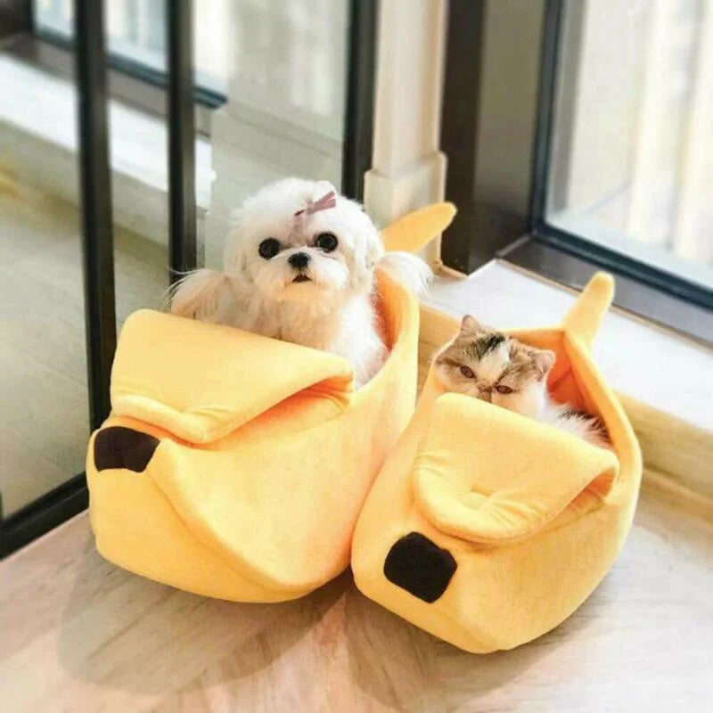 Cat Bed for Cats and Dogs – Cozy Banana Shape, Soft Plush Fabric, Portable Design-5